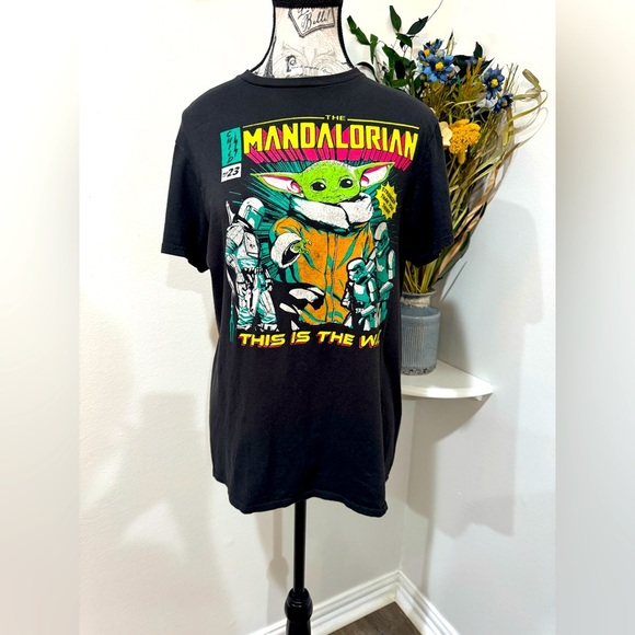 Star Wars Other - Star Wars Mandalorian Yoda Black and Green Short Sleeve Tee size Medium